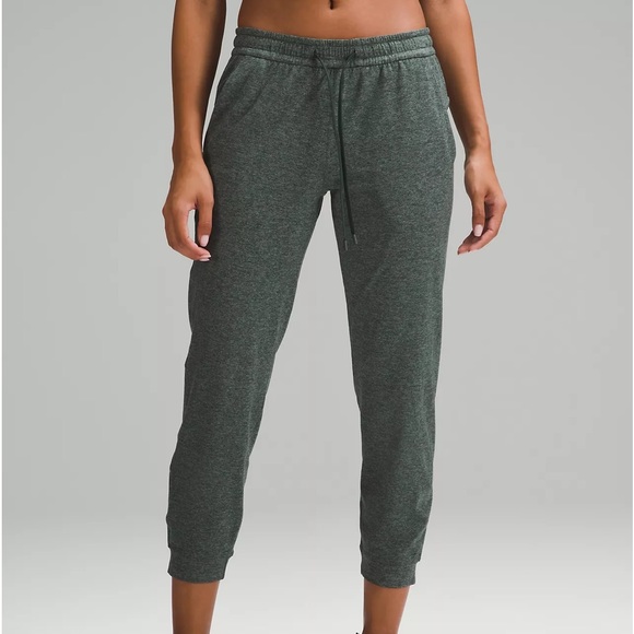 lululemon athletica Pants - Lululemon Soft Jersey Classic-Fit MR 7/8 Jogger-NWT!!